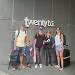 Twentytu ホステル *